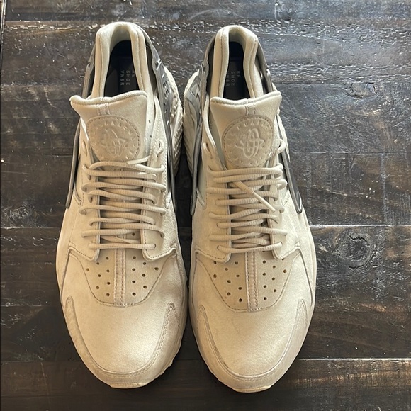 Nike’s - Picture 3 of 7